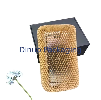 De Honingraat van ambachtkraftpapier het Verpakken Document Schokbestendige de Verpakking van Mesh Set Cosmetic Glass Bottle