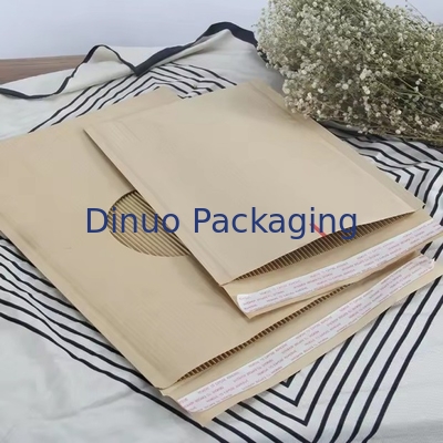 Op maat gemaakte honingraat gegalvaniseerd kussen Poly Mailer Padded Shipping Envelopes Kraft Paper Bubble Mailing Bags