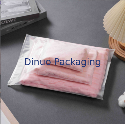 Aangepaste zelfsluitende CPE-zipperzakken met bedrukt logo van mat plastic