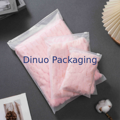 Aangepaste zelfsluitende CPE-zipperzakken met bedrukt logo van mat plastic