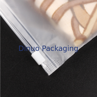 Aangepaste maat CPE-ritssluitingszakken Matte frosted verpakkingszakken met ritssluiting voor verzending
