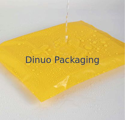 Scheurvaste, waterdichte en zelfsluitende polymailerzak voor kledingkoerier