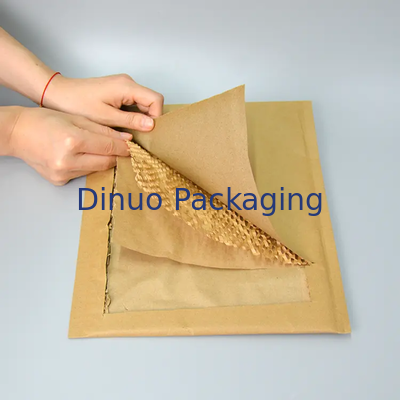 Waterbestendige buitenkant gepolsterd papier mailer ontworpen om te voldoen aan USPS Shipping Carrier Standards Verpakking voor zakelijke mailing